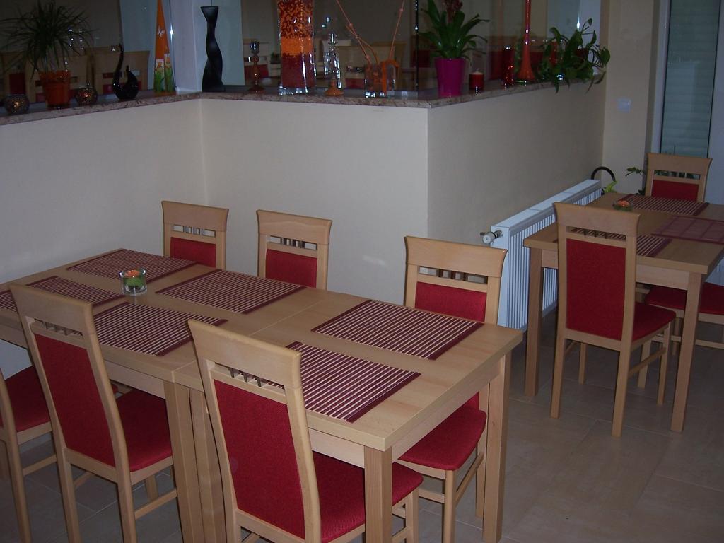 Pension Euro Mikulov Habitación foto